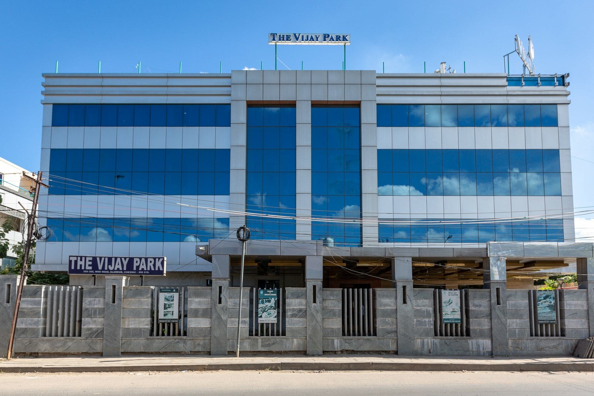 Отель The Vijay Park - Airport Ченнаи Экстерьер фото